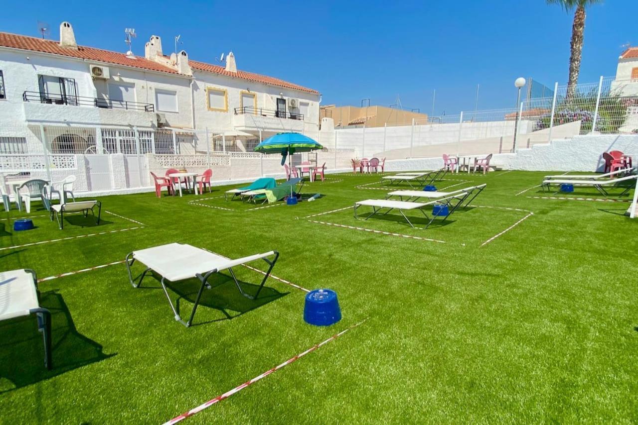 Costa Blanka Resident Apartman Torrevieja Eksteriør bilde